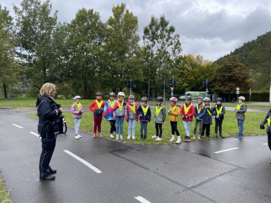 Fahrradausbildung der Viertklässler
